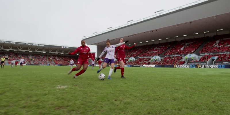 Loose ball into the box. Who