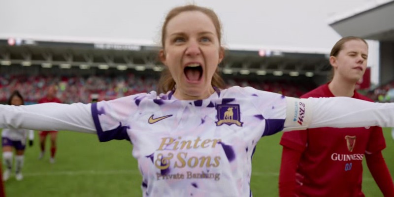 Lizzie Davis. The mother of two scores a mother of a goal.