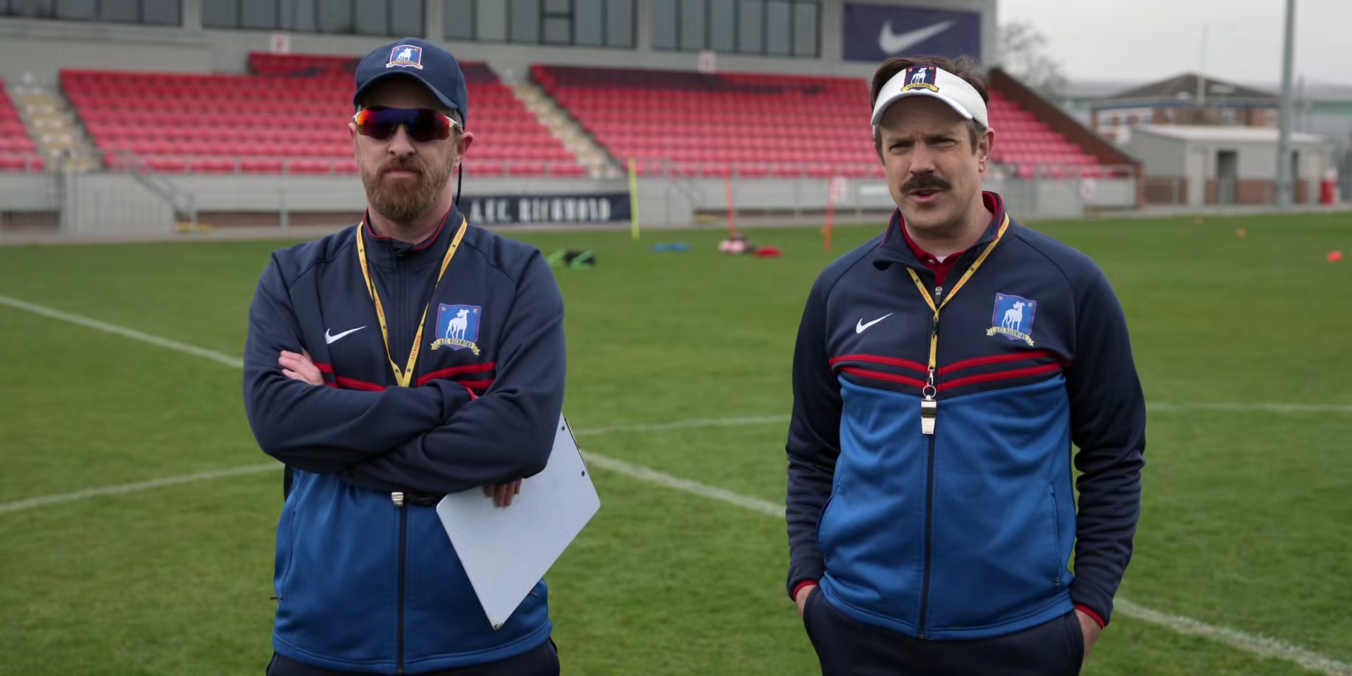 These guys are more distracted than a bunch of cats playing laser tag.