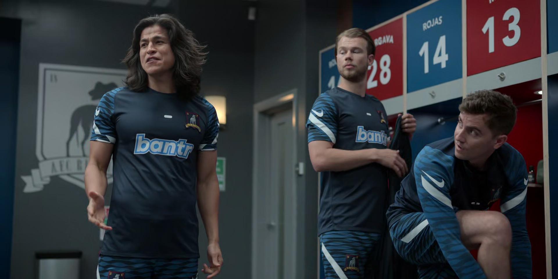 I love pigs. They are cute but also have the same intelligence as a human toddler. 