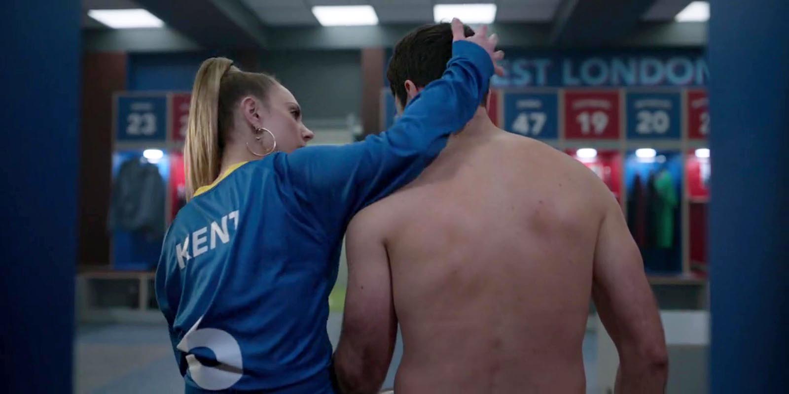 Keeley comforts Roy.